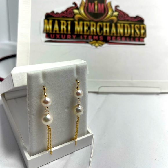 Akoya Pearl Dangling Earrings in 18 K Gold. - Picture 1 of 6